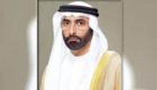 وزير الدولة الإماراتي لشؤون الدفاع يلتقي عددا من المشاركين في "ايدكس "