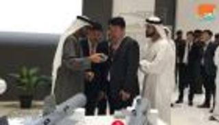 بالصور.. محمد بن زايد يواصل جولته في ايدكس 2017