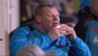 فطيرة الحارس "السمين" تتسبب في فسخ عقده