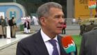 مقابلة مع رئيس تتارستان رستم مينيخانوف خلال زيارته "آيدكس"