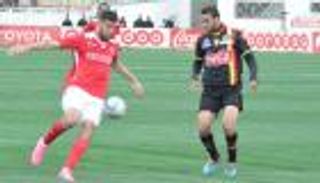 جراحة للاعب النجم الساحلي بعد إصابته بكسر بالساق