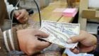 الجنيه المصري يواصل صموده أمام الدولار.. وانحسار الدولرة