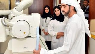 خلال تفقده في أقسام المركز 