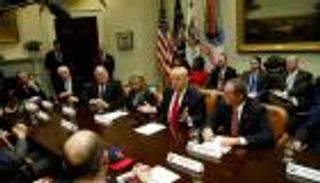 ترامب وحلفاؤه يجتمعون في صالة قمار لدفن خلافاتهم