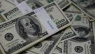  الدولار يتراجع مع انحسار التداول خوفا من "تضخم" ترامب