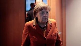 منافسة حامية تواجهها ميركل قبل 7 أشهر من الانتخابات (رويترز)