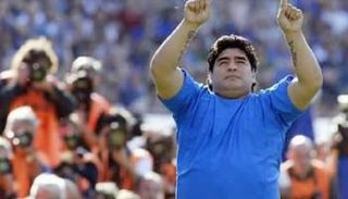 مارادونا نجم الأرجنتين السابق