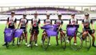 فريق الإمارات بطلا للمرحلة الثالثة من طواف أبوظبي