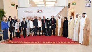 أمل القبيسي تبحث التعاون مع رئيس مجلس الباسفيك التنفيذي