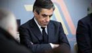 فتح تحقيق مع مرشح لرئاسة فرنسا حول وظائف وهمية