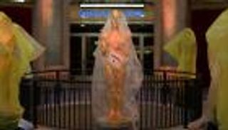 بالصور.. لمسات أخيرة قبل ساعات من الأوسكار