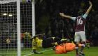 أيو ينقذ وست هام من الهزيمة أمام واتفورد