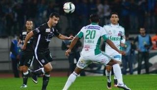 الرجاء يتقدم بالدوري المغربي