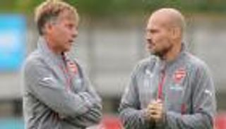 أرسنال يشيد بمدير أكاديميته المنتقل لفولفسبورج