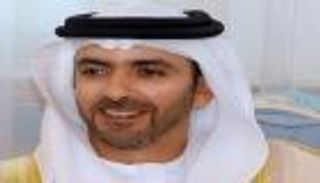 سيف بن زايد يتفقد القوات الإماراتية في البحرين