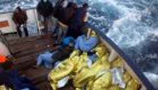 تحذير أوروبي: إنقاذ المهاجرين قرب ليبيا يزيد بشاعة المهربين