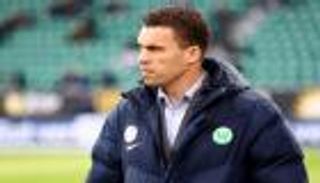 فولفسبورج يقيل مدربه بعد الهزيمة أمام بريمن