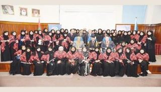 طالبات كلية آل مكتوم للتعليم العالي باسكتلندا