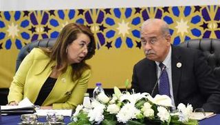 المهندس شريف إسماعيل مع الدكتورة غادة والي