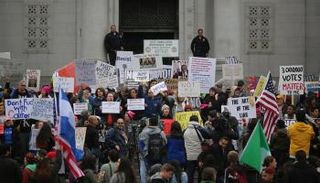 الضربات القضائية تتوالى ضد حظر ترامب