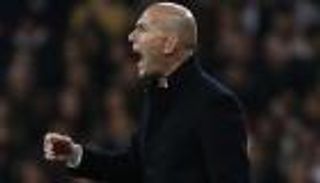 زيدان يرد على اتهامات استفادة الريال من الحكام