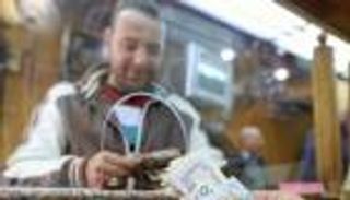  مصر.. الدولار مستقر في البنوك.. متراجع في الجمارك