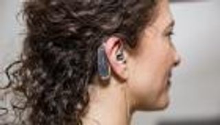 سوني تعلن عن سماعتها الذكية الجديدة