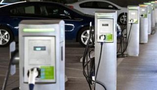 شحن السيارات الكهربائية