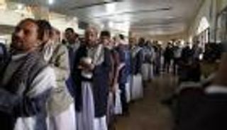 "الغذاء مقابل الراتب".. أغرب قرار للانقلابيين في اليمن