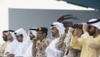 محمد بن زايد يشهد العرض العسكري "حصن الاتحاد"