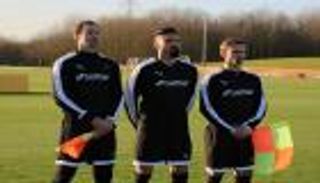 بالفيديو.. لاعبو أرسنال حكاما في مباريات الهواة