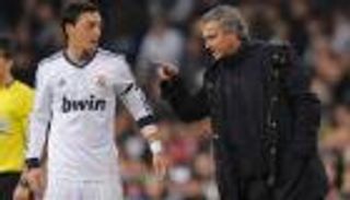 أوزيل: مورينيو وصفني بـ "الجبان"