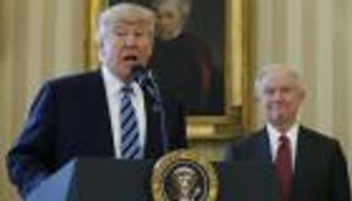 ترامب يؤكد ثقته "التامة" في وزير العدل