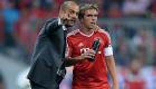 قائد البايرن يقارن بين أنشيلوتي وجوارديولا