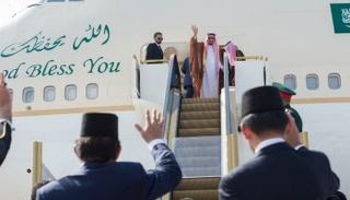 الملك سلمان يغادر بروناي