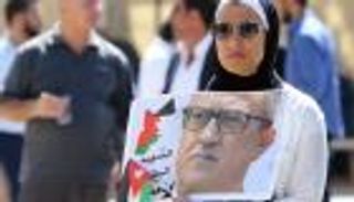 إعدام 10 إرهابيين بالأردن بينهم قاتل ناهض حتر