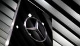 دايملر تستدعي مليون سيارة بعد 51 حادثة احتراق