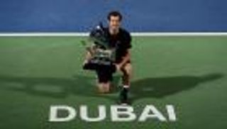 موراي يفوز في دبي بلقبه الأول في 2017