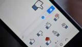 فيس بوك تختبر إضافة زر "لا يعجبني"