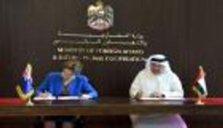 قرقاش يستقبل وكيلة وزارة الخارجية والتجارة الأسترالية