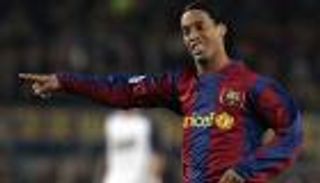 منصب جديد لرونالدينيو في برشلونة