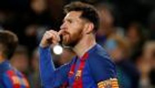 "الصن" تسلط الضوء على إهانة عالم مصري لميسي