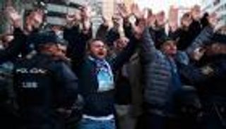 جماهير نابولي تبدأ رحلة إسقاط الريال بـ"أبواق" السيارات