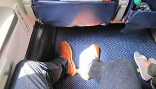 الخطوط البريطانية تضيق مسافات الأقدام