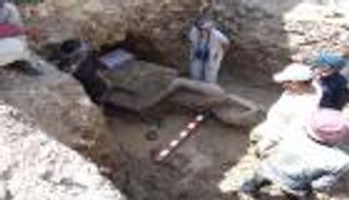 بالصور..  66 تمثالا تبوح بأسرار معبد أمنحتب