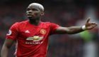 لاعب أيرلندي يخرب صورة فريقه الرسمية بسبب بوجبا