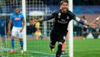 صحف إيطاليا تشيد براموس وتدافع عن شجاعة نابولي