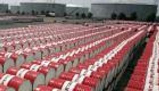 المخزون الأمريكي يدفع النفط لأكبر انخفاض