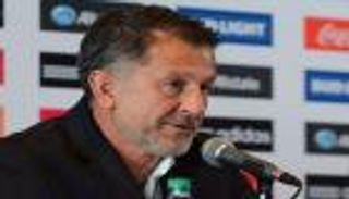 مدرب المكسيك يقضي فترة معايشة مع سامباولي