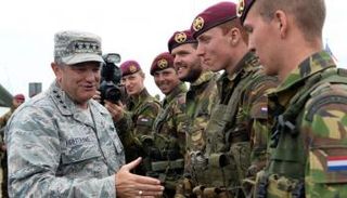 جنود هولنديون خلال تدريبات تابعة للناتو (الفرنسية)